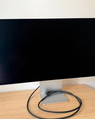 Studio Display Apple