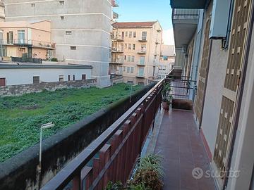 Acireale centro 4 vani con garage