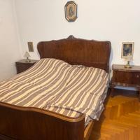 Letto matrimoniale antico in legno con 2 comodini