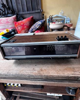 Radio sveglia da restauro vintage