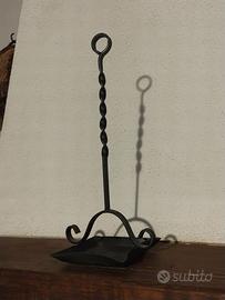Bruciaessenze in ferro battuto