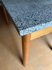 Tavolo da cucina 130x70 in granito con madia