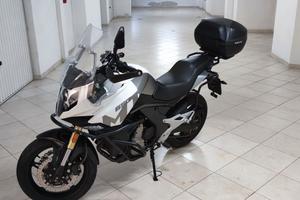 CF Moto 650 MT