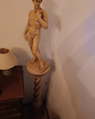 mobili e statue (leggere contesto)