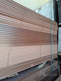 Stock WPC pavimento decking esterno