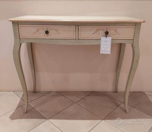 Consolle in legno decorata