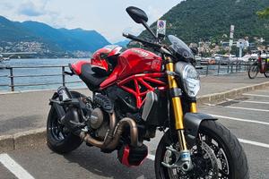 Ducati Monster 1200S