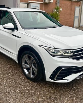 Volkswagen Tiguan 2.0 TDI 150 CV SCR DSG R-Line