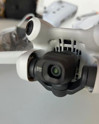 DJI Mini 4 Pro -Pari a nuovo, pochi minuti di volo