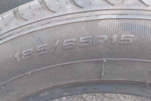 Due Gomme auto 185/65/r15 t88