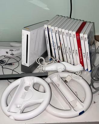 Ninentendo Wii Bianca + 12 Giochi + Accessori