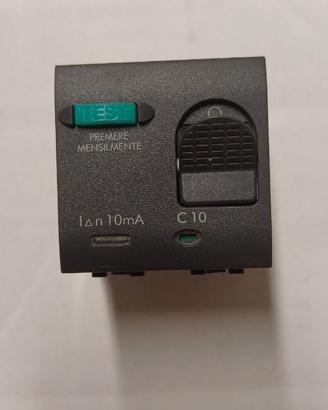 Differenziale magnetotermico bticino living intern