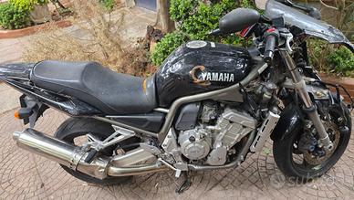 Yamaha Fazer 1000 incidentata - motore funzionante