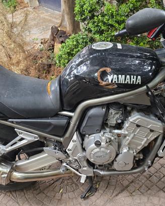 Yamaha Fazer 1000 incidentata - motore funzionante