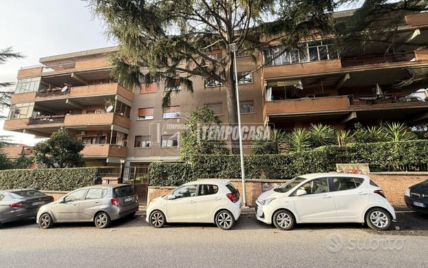 AMPIO QUADRILOCALE CON TERRAZZO CANTINA E POSTO AU