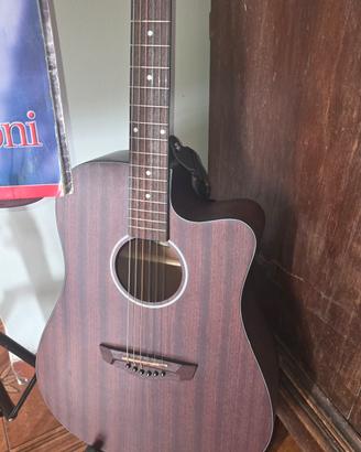 chitarra acustica 