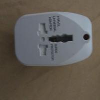 Adattatore spine da viaggio americane inglesi