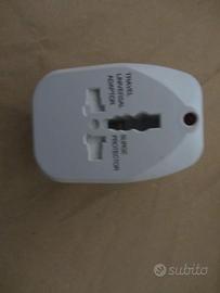 Adattatore spine da viaggio americane inglesi