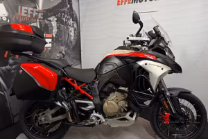 Ducati Multistrada V4 RALLY 8200 KM AKRAPOVIC "tu
