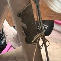 Bici donna beige molto vecchia