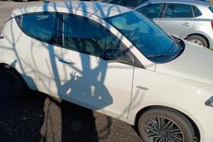 lancia Ypsilon Hybrid ibrida