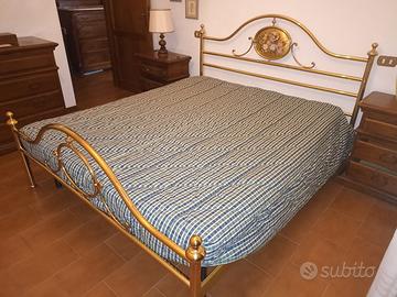 letto ottone 210*174 completo di doghe e materasso