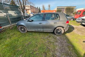 Golf 6 con danno lato faro