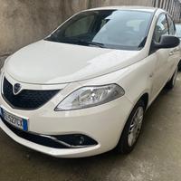 Lancia Ypsilon 1.2 69 CV 5 porte Silver - solo 450