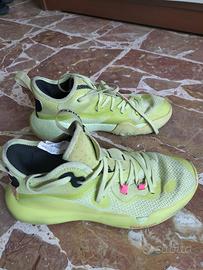 Scarpe da basket taramak