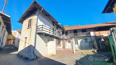 CASA SEMINDIPENDENTE A MAGNANO