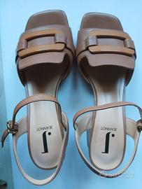 sandali