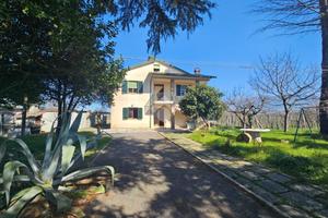 VILLA SINGOLA A FOLIGNO
