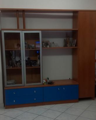 parete attrezzata  colore noce e blu