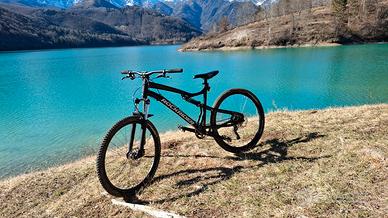 Bici da mountainbike rockrider st530