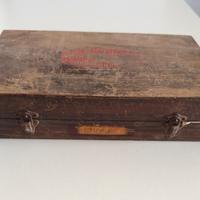 Cassa d’epoca con vetri per orologi vintage