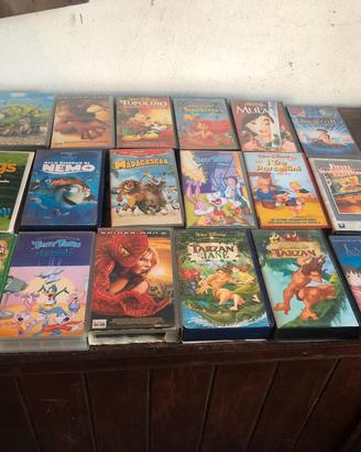 Lotto 18 VHS Cartoni Animati Classici Disney Pixar