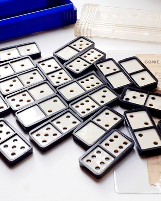 Domino vintage