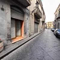 Bottega centralissima Via Umberto