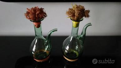 Caraffe di vetro con tappo di paglia