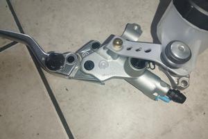 Pompa freno anteriore Brembo
