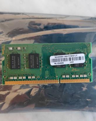 RAM SO-DIMM Samsung da 4GB DDR3L (modello M471B517