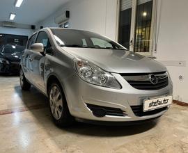 Opel Corsa 1.2 5 porte Cosmo OK NEOPATENTATI