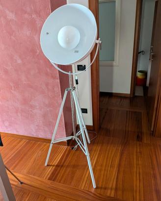 Lampada da terra Maison du Monde con diffusore