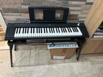 Pianola yamaha NP12