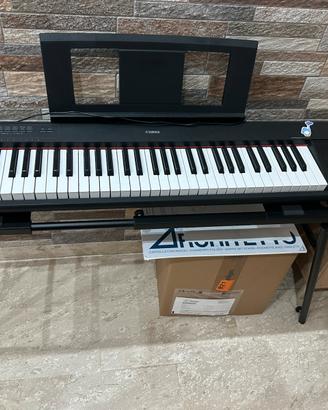 Pianola yamaha NP12