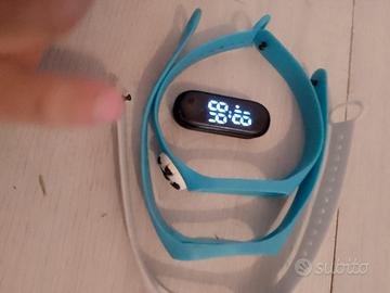 orologio con cinturini di ricambio