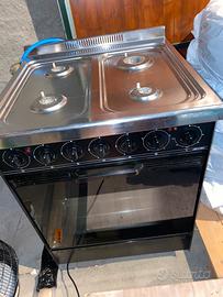 Forno elettrico , e fuochi gas
