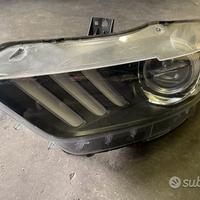 Faro anteriore Ford Mustang 2016