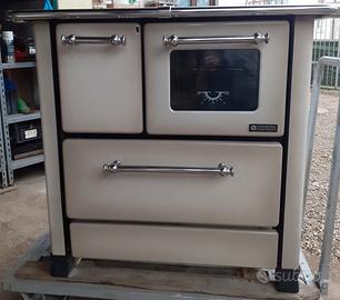 stufa a legna marca La Nordika