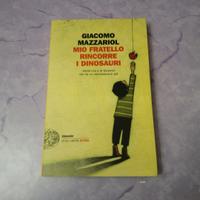 Libro "Mio fratello rincorre i dinosauri" 